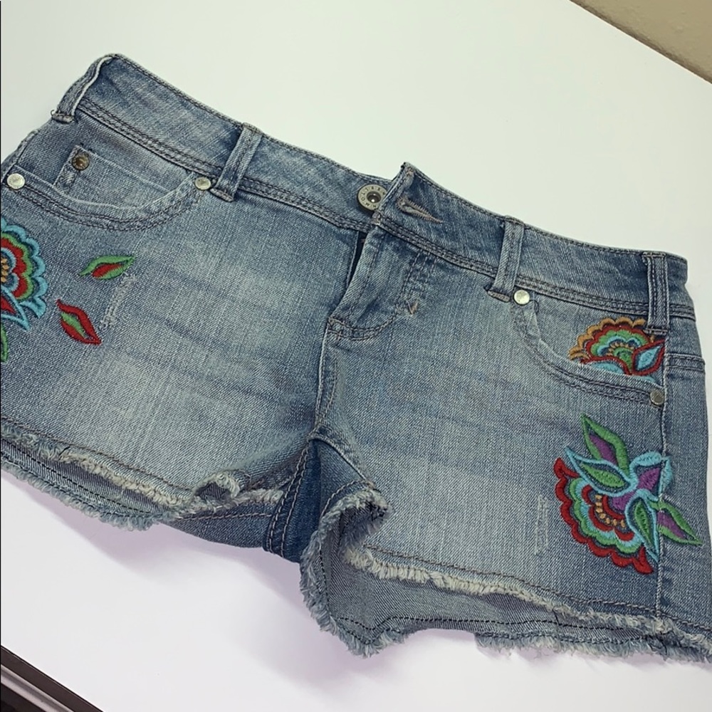 Flower Stitching jean shorts